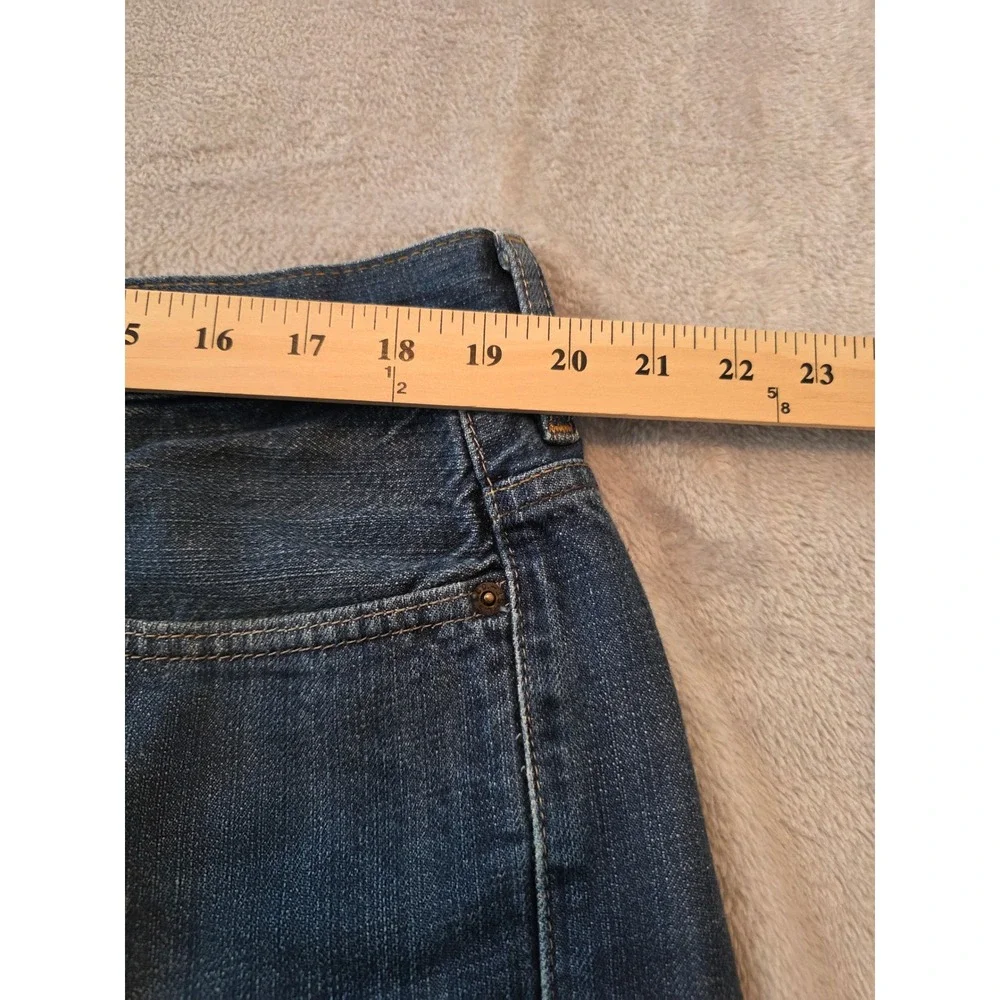Levis levis 569